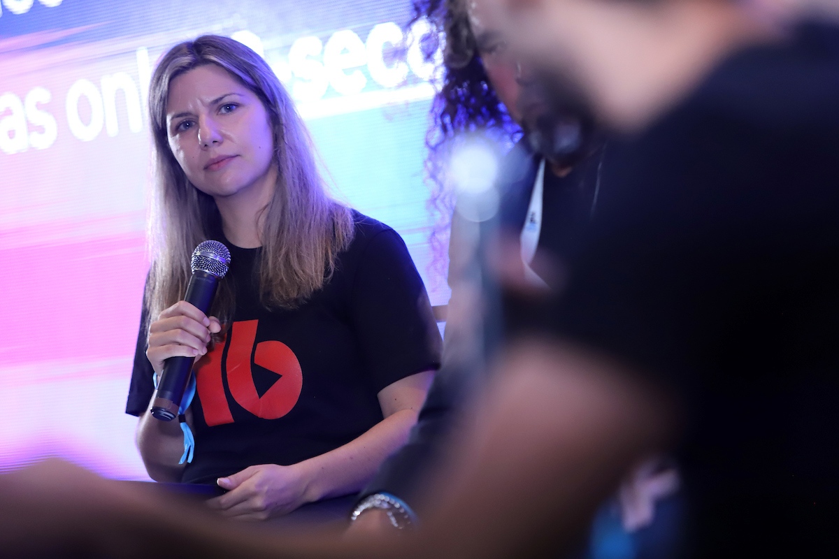 vidsummit's tweet photo. Great discussion on Why YouTube Loves #Shorts  yesterday with Renee Teeley, Nas Daily, Devin Stone, Daniel Batal, Jessica Hatch

@rteeley
@nasdaily
@Daniel_Batal
@Gone2theSnowDog https://t.co/z58ZIDgjNv