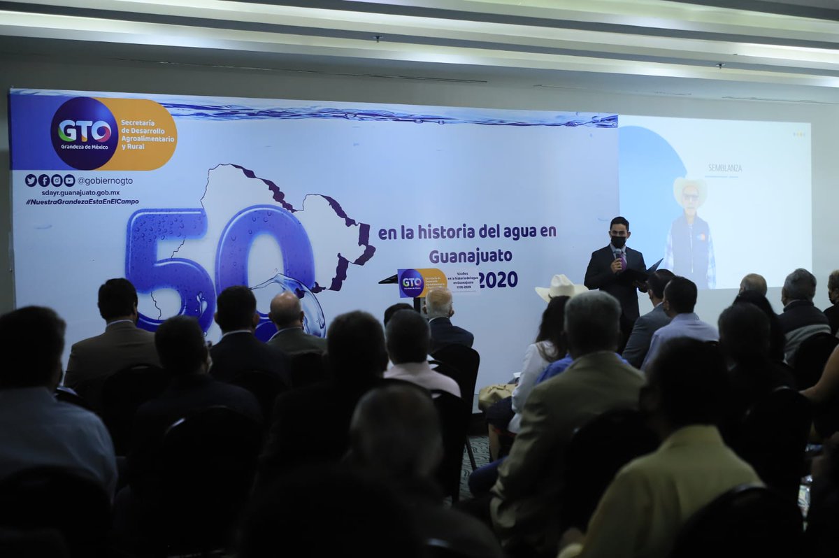 Sandoval9Daniel's tweet photo. Un honor poder participar como maestro de ceremonias en un evento como el de hoy. 
Se reconoció los 50 años de trayectoria de una gran persona El Ing. Miguel Angel Solís Montemayor persona icónica del estado de #Guanajuato 
@SDAyR_GTO 
@MUAC_GTO 
@rcastanedat https://t.co/xFLoaSDhBe