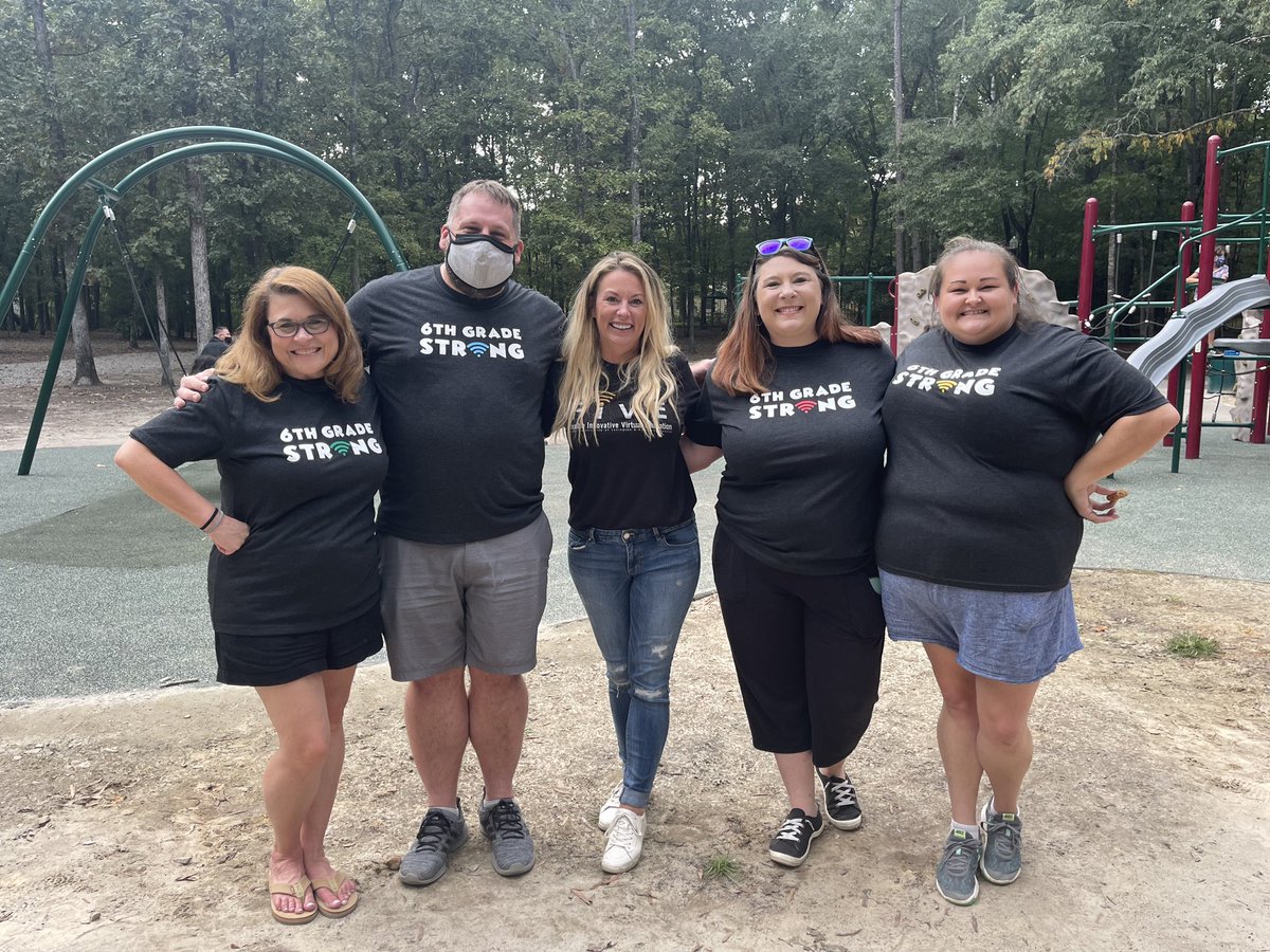 rachelrengering's tweet photo. Oh it did my teacher heart so much good to SEE some of my kids in person today at our 6th grade meet-up! Our @FIVEinLexRich5 students are the BEST! #fiveinlexrich5 #DreamTeam @BlountJinaM @McCormickTeach @MrsFarrellCRIS @CRMS_Science66 https://t.co/fuXTAd9Z4j