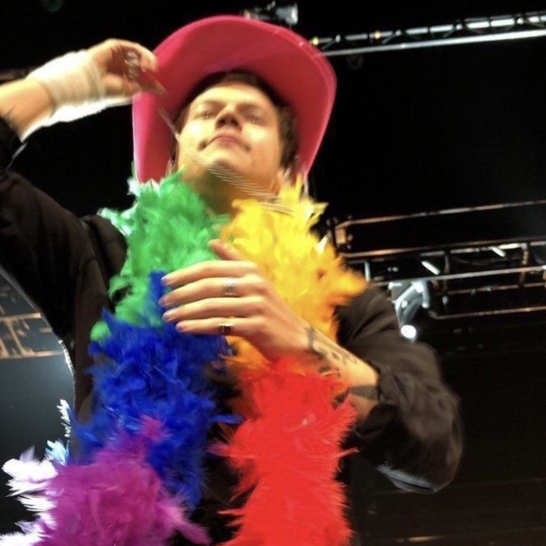 HS1 (@hstyles1era) on Twitter photo 