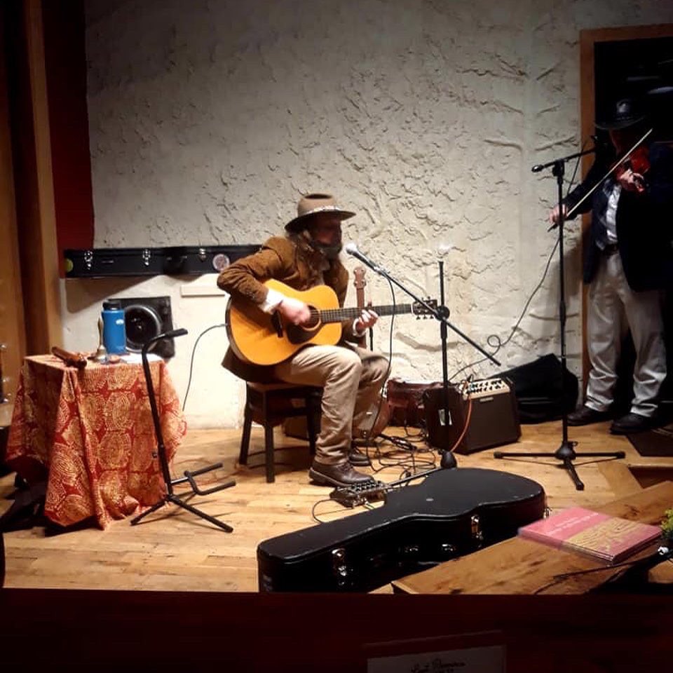 New episode with Blake Hornsby's fusion of acoustic psychedelic and eastern music. 

wncoriginalmusic.com/e/ep-133-blake…

#raga #indie #localmusic #asheville #boone #music