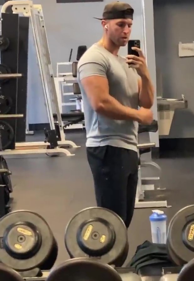 Lightskin Jermaine (JermaineCork) Twitter