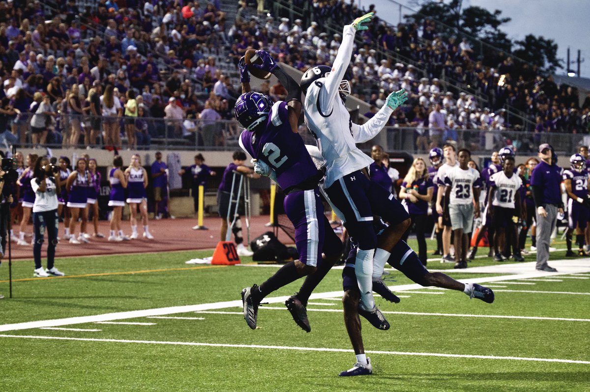 KleinISD's tweet photo. ☔️⚡️STORM SURGE⚡️⛈

TOUCHDOWN for the @KleinCainFB Hurricanes!

This team makes touchdowns look EASY. #ReignCain @KleinCain https://t.co/HsEtZqBcQf
