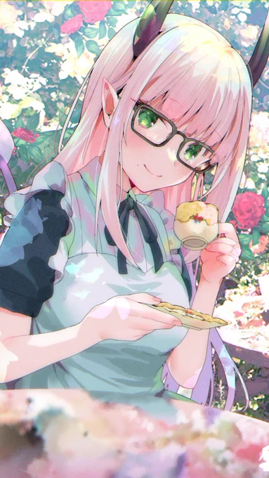 休憩メイドさん🧝‍♀️☕️
#眼鏡の日 #メガネの日 