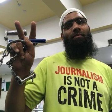 shahaariff's tweet photo. Kashmiri Journalist Aasif Sultan is in jail since last 3 years without any trial. Aasif has been booked under UAPA for not revealing his sources for a news story. He is away from his ailing father, his wife &amp; his daughter. Freedom of press doesn't exist in India
#FreeAasifSultan https://t.co/bnX99rSF3w