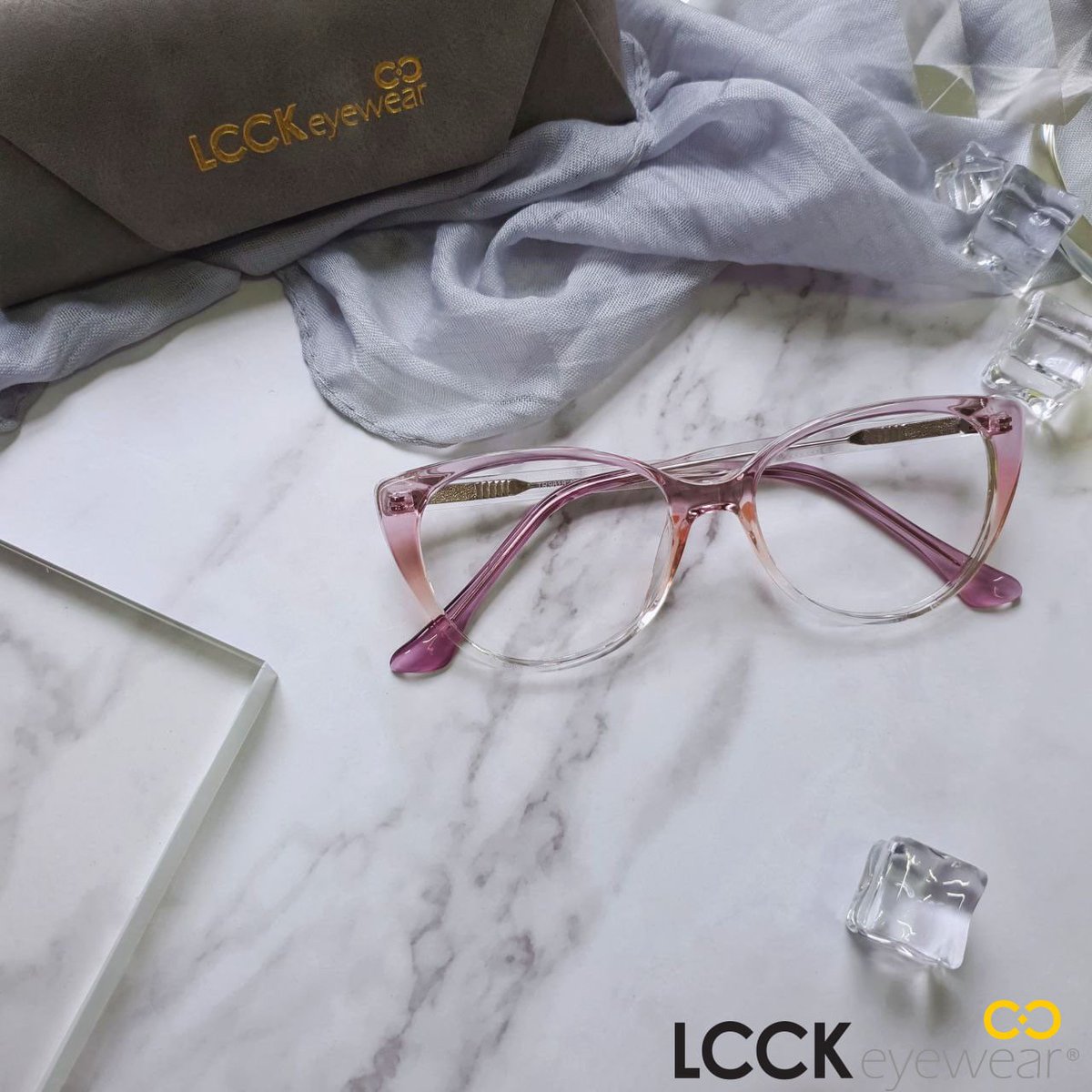 lcckeyewear's tweet photo. Hi! 👋 ada yang rindu Lcck Eyewear tak? 😜 Kami kembali dengan design hot 😱 Confirm letops untuk OOTD korang. Nak? Meh pm tepi 😉 https://t.co/4CckIopK90