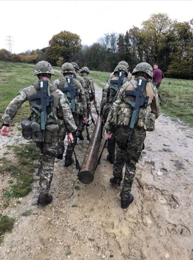 Crafty_General's tweet photo. T4TD today inspired by a brilliant REME Warrant Officer @GoldstrawJames. 🔵🟡🔴
This one is absolutely spot on Goldy 🙏.
T4TD: Stay on the Log.
#FridayMotivation #ArteEtMarte #LeadersAtEveryLevel #ServeToLead #ProudToServe @Official_REME @CORPSASM_1 @IJasonPhillips https://t.co/DVYMU0gxkB