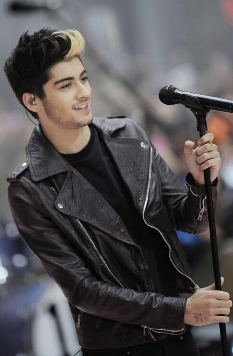 dailyzaayn's tweet photo. UN RT = UN VOTO 

I vote #ZaynMalik as #100MostHandsomeMen2021 for #TBworld2021 @zaynmalik https://t.co/IjqdHmpiL4
