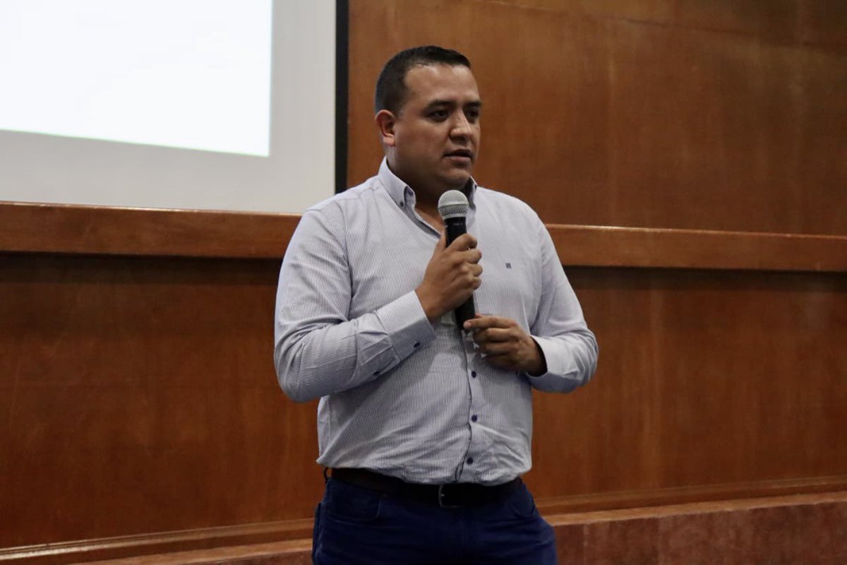 accionjuvenild's tweet photo. Damos inicio al primer curso taller de nuestra Escuela de Liderazgo de Acción Juvenil #ELAJ ,con más de 60 jóvenes inscritos iniciamos el taller para el “Éxito en la comunicación”
Seguimos trabajando para darle a durango #jóvenes líderes preparados desde #AcciónJuvenil ✌🏼 https://t.co/ylbV0Z4vpU