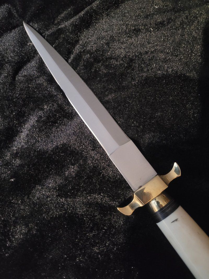 MerchantDark's tweet photo. A perfect altar dagger! This is a bone-handled dagger made of stainless steel. It's simple but classical design makes it beautiful. See: https://t.co/kT3LWLaPo7 https://t.co/csShz5Dhna