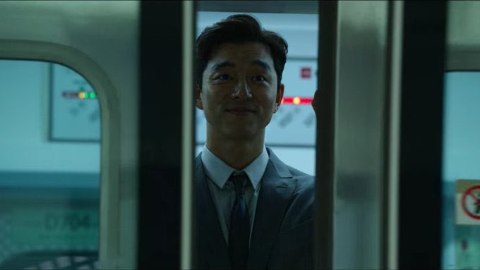 joonieby's tweet photo. Get this man away from trains!!? 😭😭 #SquidGames https://t.co/6zPsEQjL9G