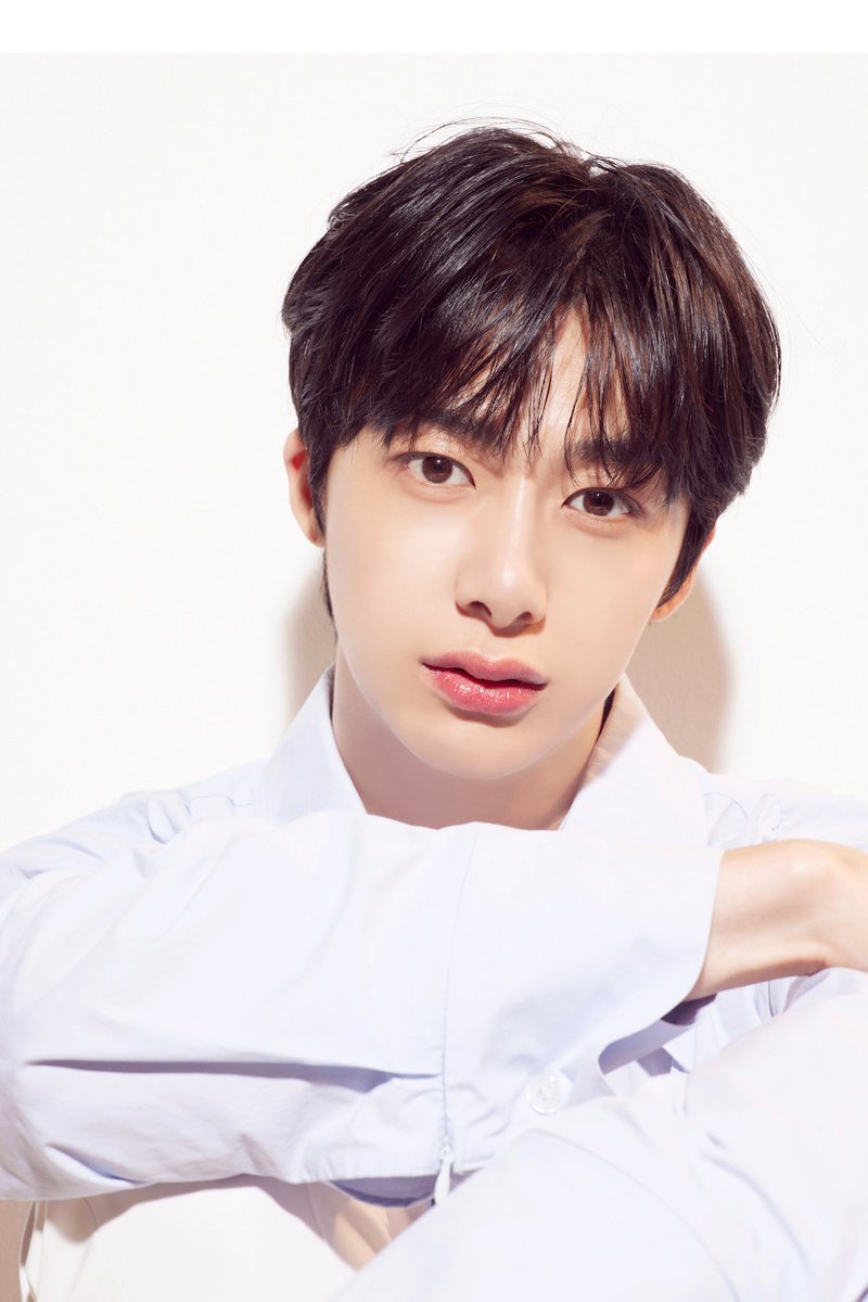 WELLAGEofficial's tweet photo. WELCOME 100 형원🐢💙
화보 하나로 청량함🌿 넘치시는 형원님과
웰라쥬가 더 오-래 함께하게 되었답니다🥳
기념으로 벌써 핫해진 형원님 화보 공개🎁
앞으로 형원님과 함께하게 될 웰라쥬에
많은 기대 부탁드립니다🥰 https://t.co/DhP0laY2lj
