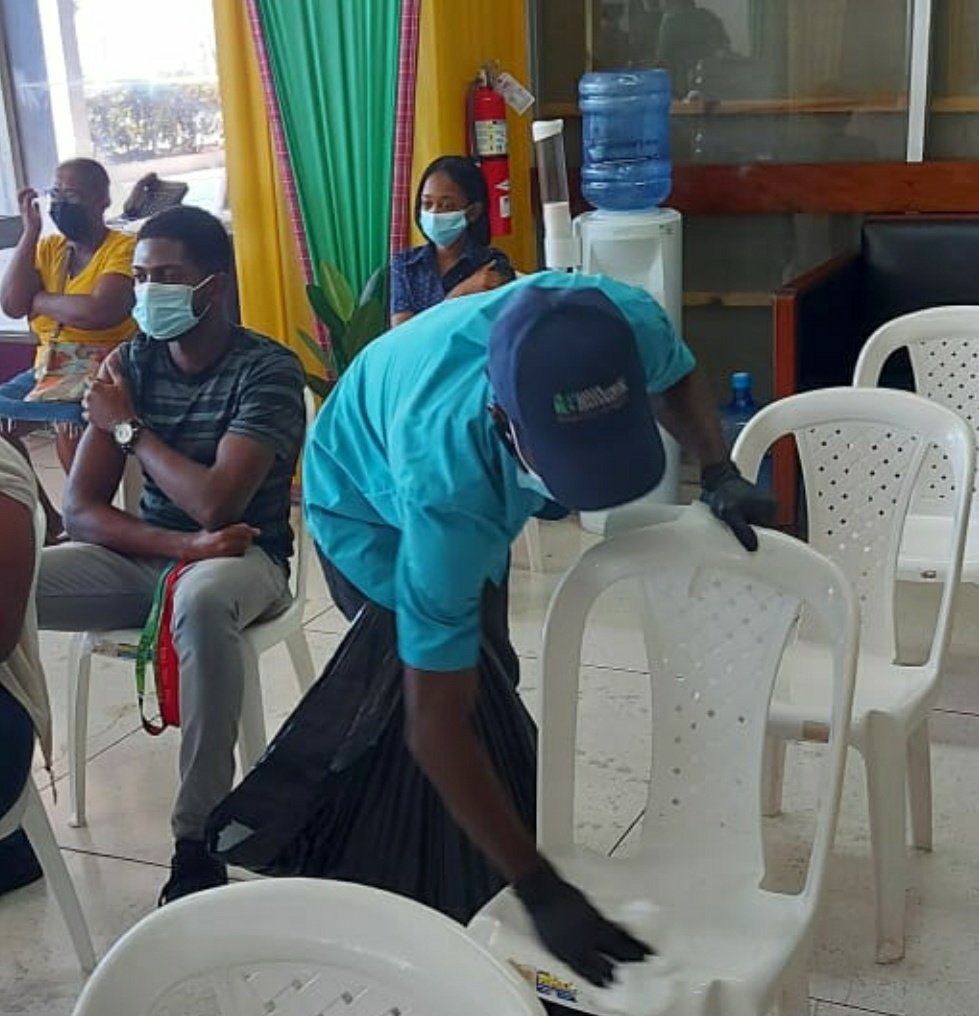 abimariese's tweet image. A spectacular showing of teamwork by @UDCJamaica.  Lots of effort went into ensuring a smooth process for our guests. Special big up to our janitorial team who are always ready! 600+ persons vaccinated today ya&apos;ll! 💉
#VaccinesSaveLives 
#VaccinateJa 
#AnotherProjectDONE 👌🏿