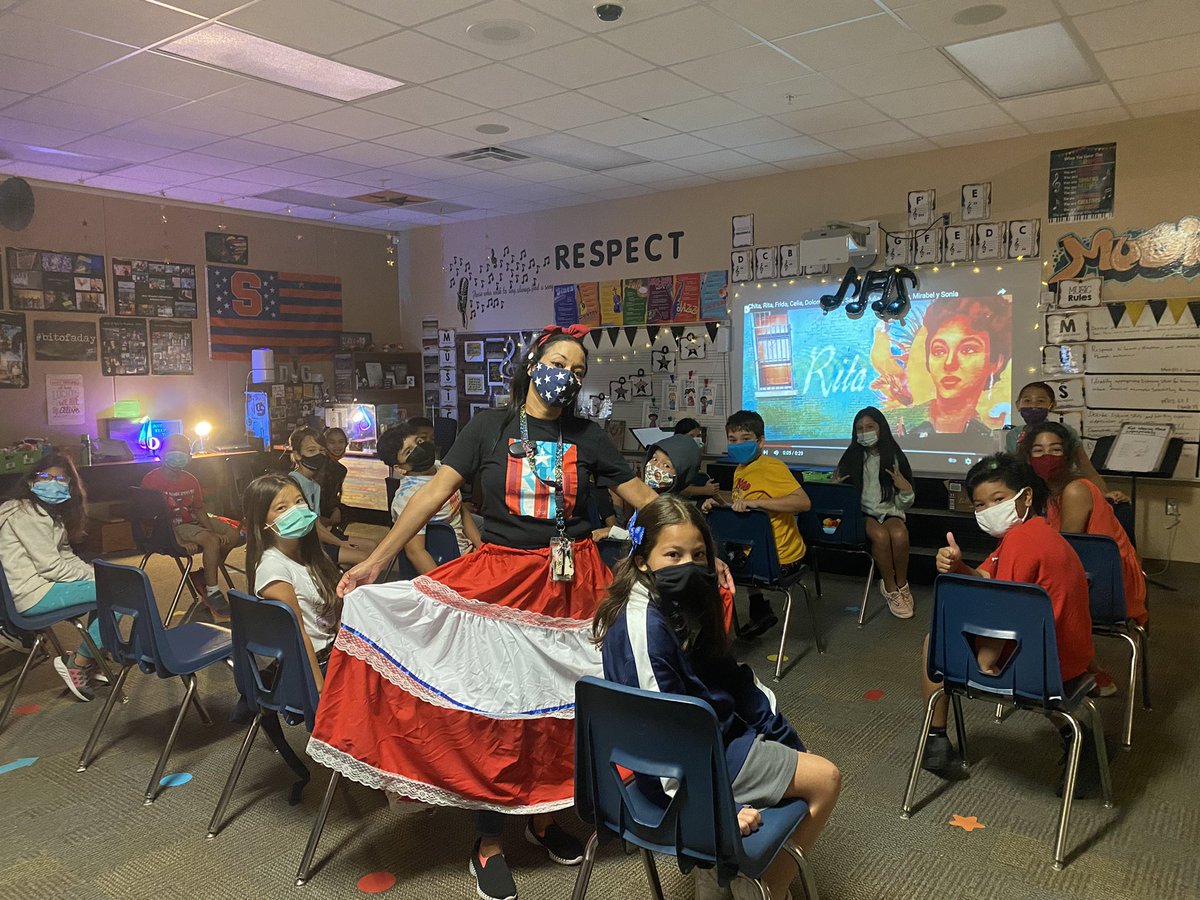 LuzSeda3's tweet photo. Spirit week #4 culture day!🇵🇷 #OCPS2021HHM
@ECE_ELEM @OCPS_MSD @ZaydaPresley https://t.co/TcBmiN8eAz
