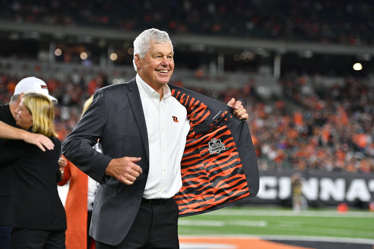 Bengals's tweet photo. IT'S OFFICIAL. 

The inaugural class of the Bengals Ring of Honor. https://t.co/VIDQgxcoX0