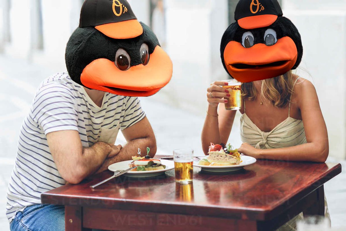 zachleft's tweet photo. Excuse me, Garçon?

An order of your finest bird seed to that table over there please https://t.co/Q1bXa3YFy2