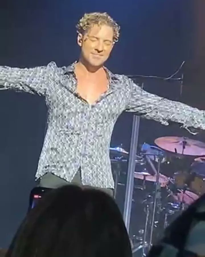 bisbalfanclubpa's tweet photo. Capturas de nuestro @davidbisbal del Directo hecho por el @dbfanclubUSA en su inicio de Gira por USA desde el @fillmoremb.
Gracias querida @rosita4366 ππππ
#davidbisbal
#giraentusplanes2021USA
#fillmoremb
#Miami
#Concierto
#Musica
#bisbalfanclubpanama https://t.co/uf6y7bDJ9t
