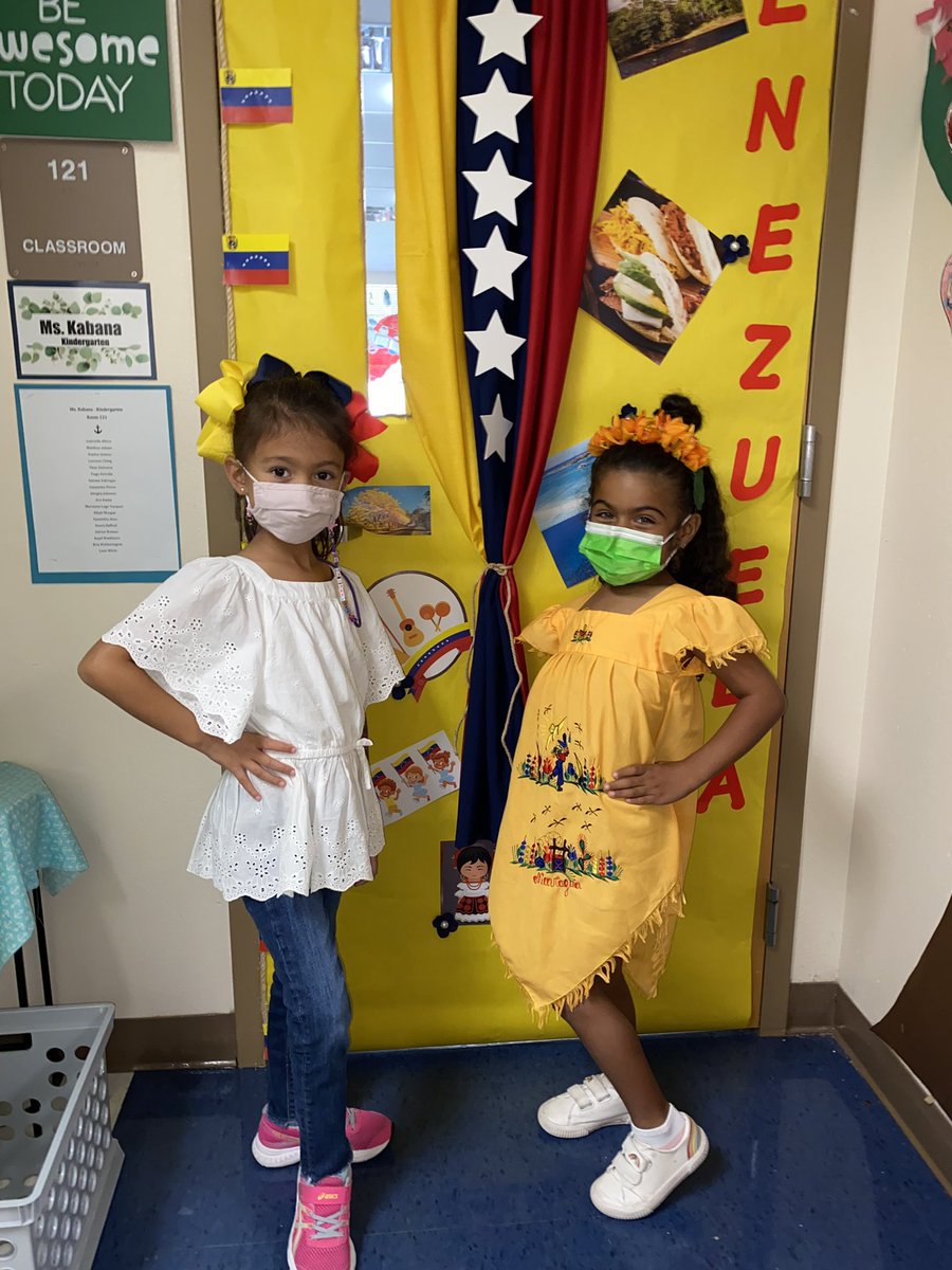 LuzSeda3's tweet photo. More fun on culture day! 🇩🇴 🇪🇸 🇻🇪 🇳🇮 🇵🇷#OCPS2021HHM
@ECE_ELEM @OCPS_MSD @ZaydaPresley https://t.co/XHgwhKF9Ps