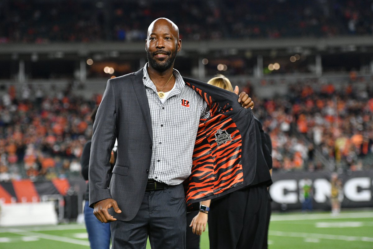 Bengals's tweet photo. IT'S OFFICIAL. 

The inaugural class of the Bengals Ring of Honor. https://t.co/VIDQgxcoX0