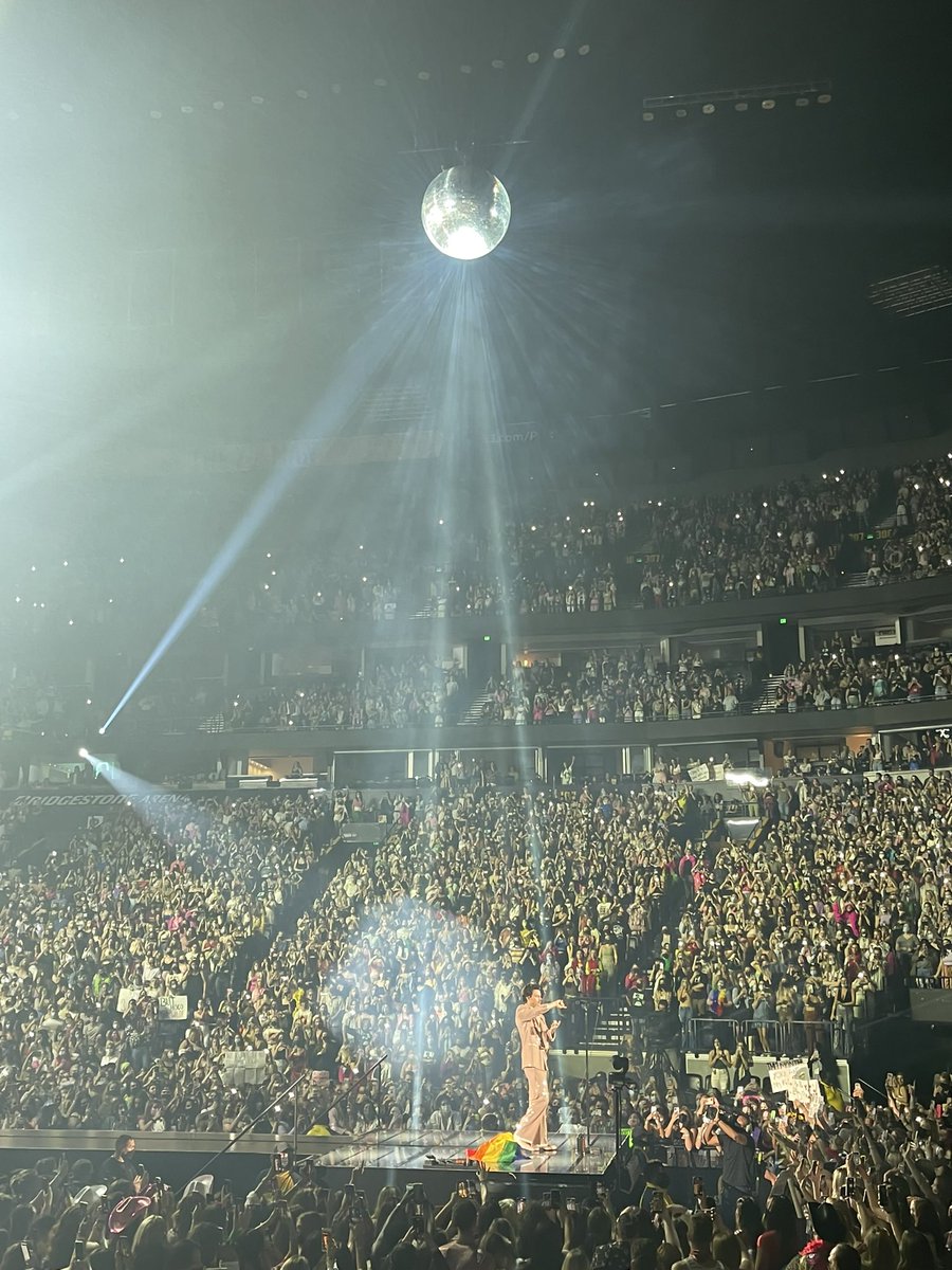 helllosydney's tweet photo. Road tripping to see Harry Styles is listed as one of my favorite hobbies…it never gets old especially when it’s been with the same friends for almost 10 years 🥲 https://t.co/k5ifo7OexT