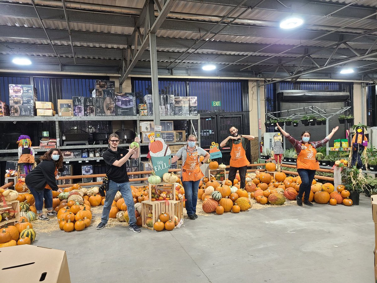 Store #6834 Pumpkin Patch 🎃 so proud of all the associates who helped set up this year's pumpkin patch <a href="/Munoz_6834/">Elvia Muñoz</a> <a href="/JavierM17993762/">Javier Marquez</a> <a href="/FernandoD325/">BigPayback75</a> <a href="/MariaCa_79/">maria calderon</a>