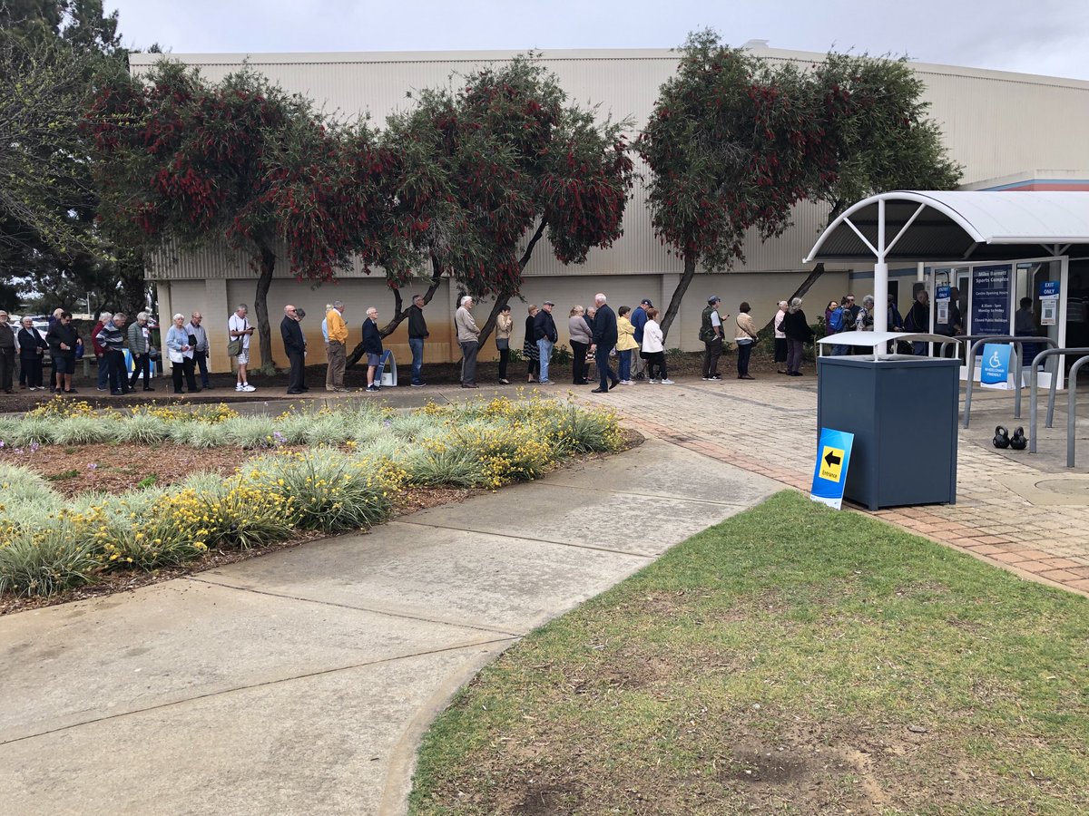 BarrySammels's tweet photo. Lined up for the Seniors &amp; Carers Expo. https://t.co/bSKEI3oC39