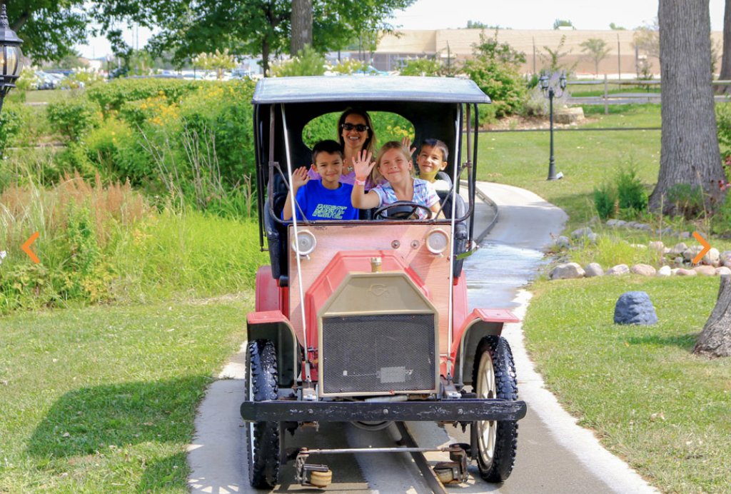 SantasVillageIL's tweet image. Sitting in rush hour traffic thinking about how we'd rather be riding a Route 66 Cruiser around Santa's Village. 😅

Only a few more days until the weekend is here! Will you be joining for some family fun?
Park Hours 📆 bit.ly/2QmiivW

#WeekendPlans #IllinoisFamily