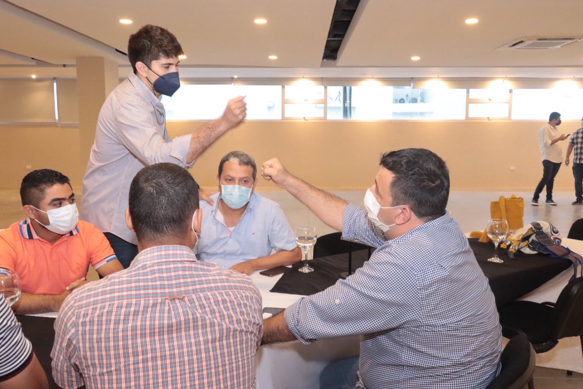 wmanzur's tweet photo. Seguimos dando la lucha por el sector pecuario, pilar importante de nuestra región.
Luego de las tareas ya cumplidas, seguimos avanzando y trazando proyectos a futuro, con el objetivo de que este sector pecuario siga siendo más competitivo, productivo y eficiente.

#TomandoNota✍🏼 https://t.co/wyDk8BUl1Z