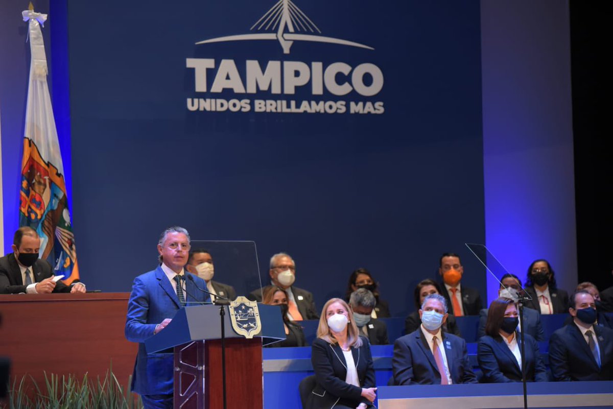 dect1608's tweet photo. ¿Fútbolizamos la política? Memo Ochoa,estaría representado por @ChuchoNader Le tiran tanto hate que agrandan su legado;es el primer presidente en la historia de #Tampico que se reelige,el 1° que vence los mitos de linaje familiar y único triunfador ante la leyenda viviente #MPG https://t.co/1lhRAVAQMP