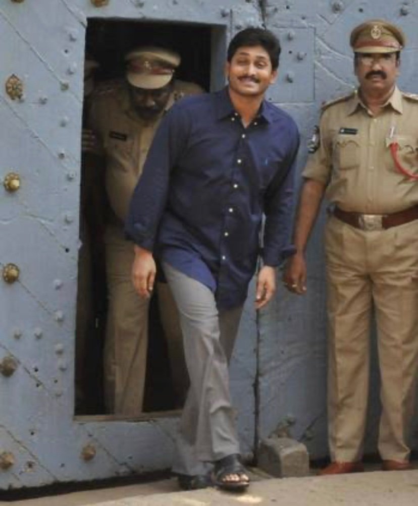 NarayanaOG's tweet photo. #JalagaBrokerCM
#SaveAPFromYSRCPDogs
Kukka bonelochi nuvvuthu vastundhi... Donga kukka idhi 420 kukka Pyshco kukka saddiest kukkA
Idhi 💦💦 https://t.co/Yln6fofs5E