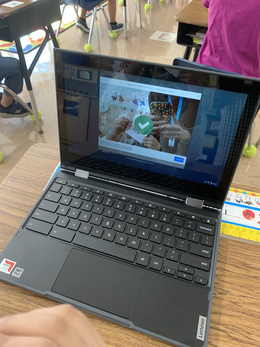 MrsKWood14's tweet photo. Thank you Mrs. Ritter for coming into our class and teaching our Kindergarteners how to use their QR “key” to unlock their Chromebooks! Easy peasy! @BRRSDHamilton @BRRSDTECH 🔑 https://t.co/CVJL6ewJAq