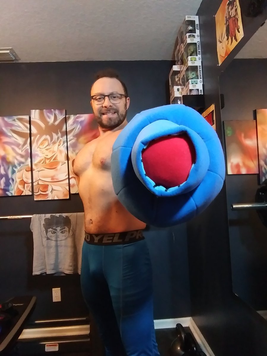 Kurt_RMX's tweet photo. Man... I wish I had friends. I find it difficult to meet people and to make friends in my 30s. I'm looking friends that have things in common with me: geeky gay/bi/pan bodybuilders. I'm bi and pan, and bodybuilding, video games, art, and science are my life. https://t.co/1MtmVPHNcA