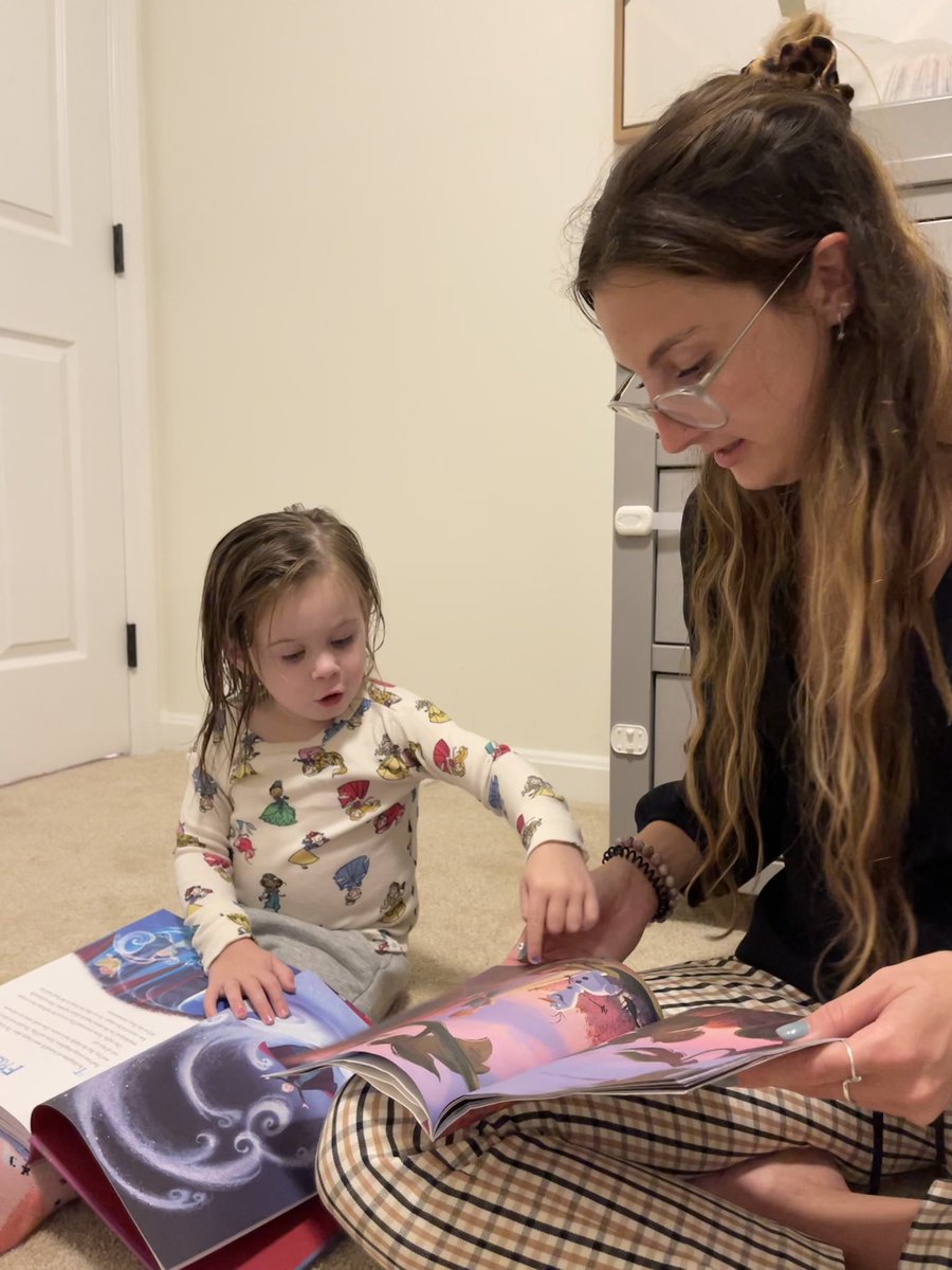 MissMullin's tweet photo. Story time with my niece included not 1 but 2 Frozen books 💞 what did you read tonight?? https://t.co/KvOBrMNFr1