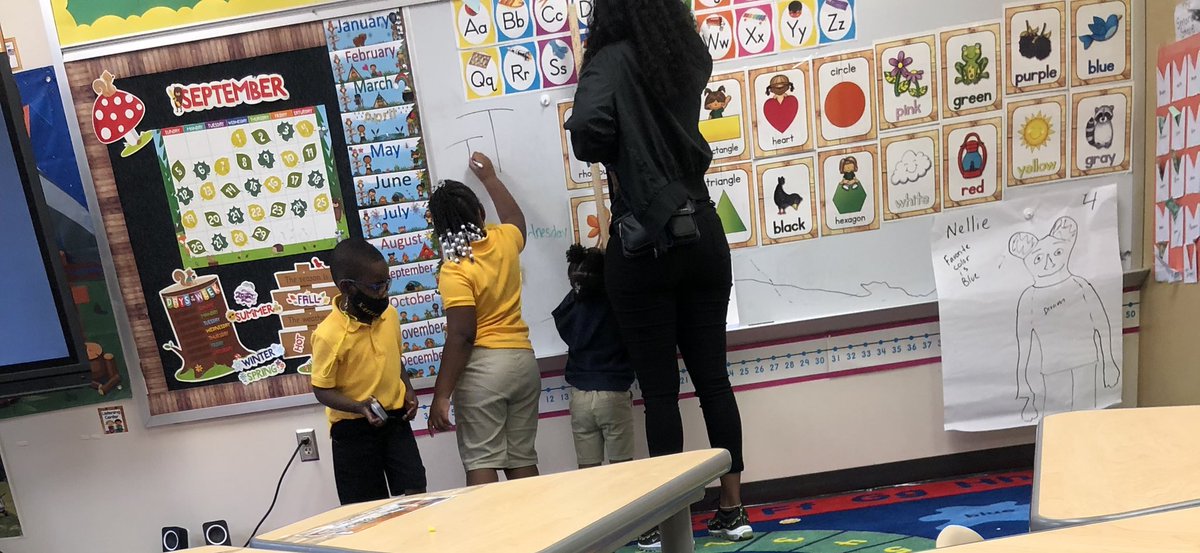 tasha_reads's tweet photo. Monitoring stations, small group, intentional about teaching and learning.#InvestingInWhatMatters #MeaningfulPLCs @YoungPREP_HISD #What2TeachWhen2TeachHow2Teach #2InfinityAndBeyond #WeGotNext @ShanicaMitchell @selenenedrogers @JasmineMcgaffie @PaulaHisd @A180_HISD https://t.co/up9hGT55AZ