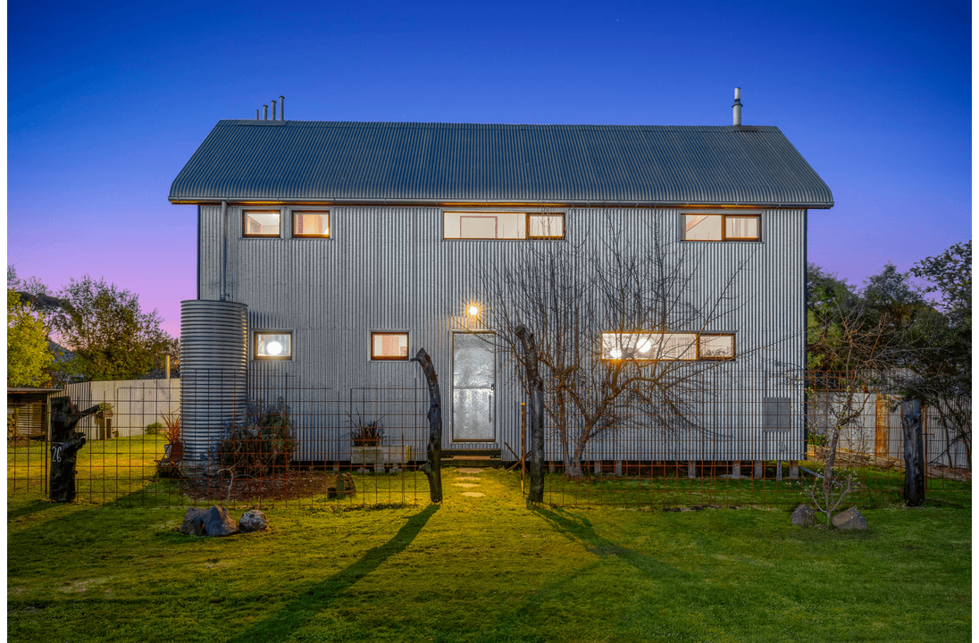 LunchboxArch's tweet photo. You could buy Australia's first recyclable house! https://t.co/oUHWI7j3eX https://t.co/fKYAzAQRcH