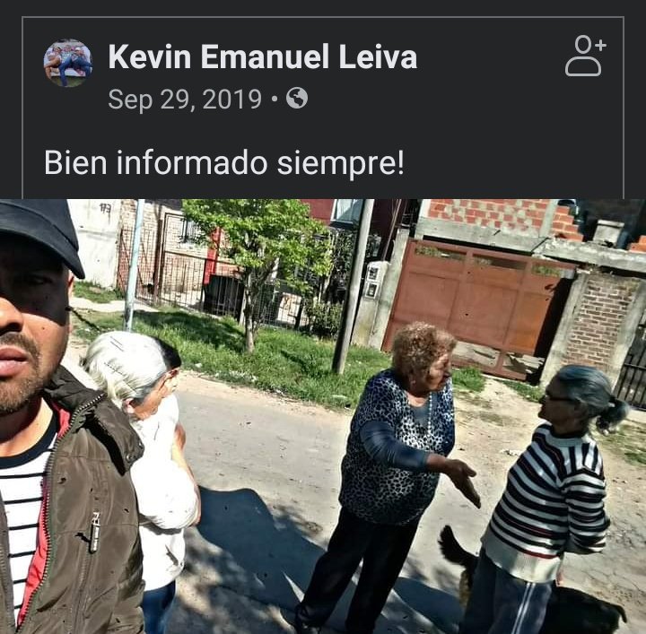 verdvvvd's tweet photo. Cuando @feuerferret le preguntó a la policía qué estaba pasando @RoomBluesCast https://t.co/lgtWPrN6Nk