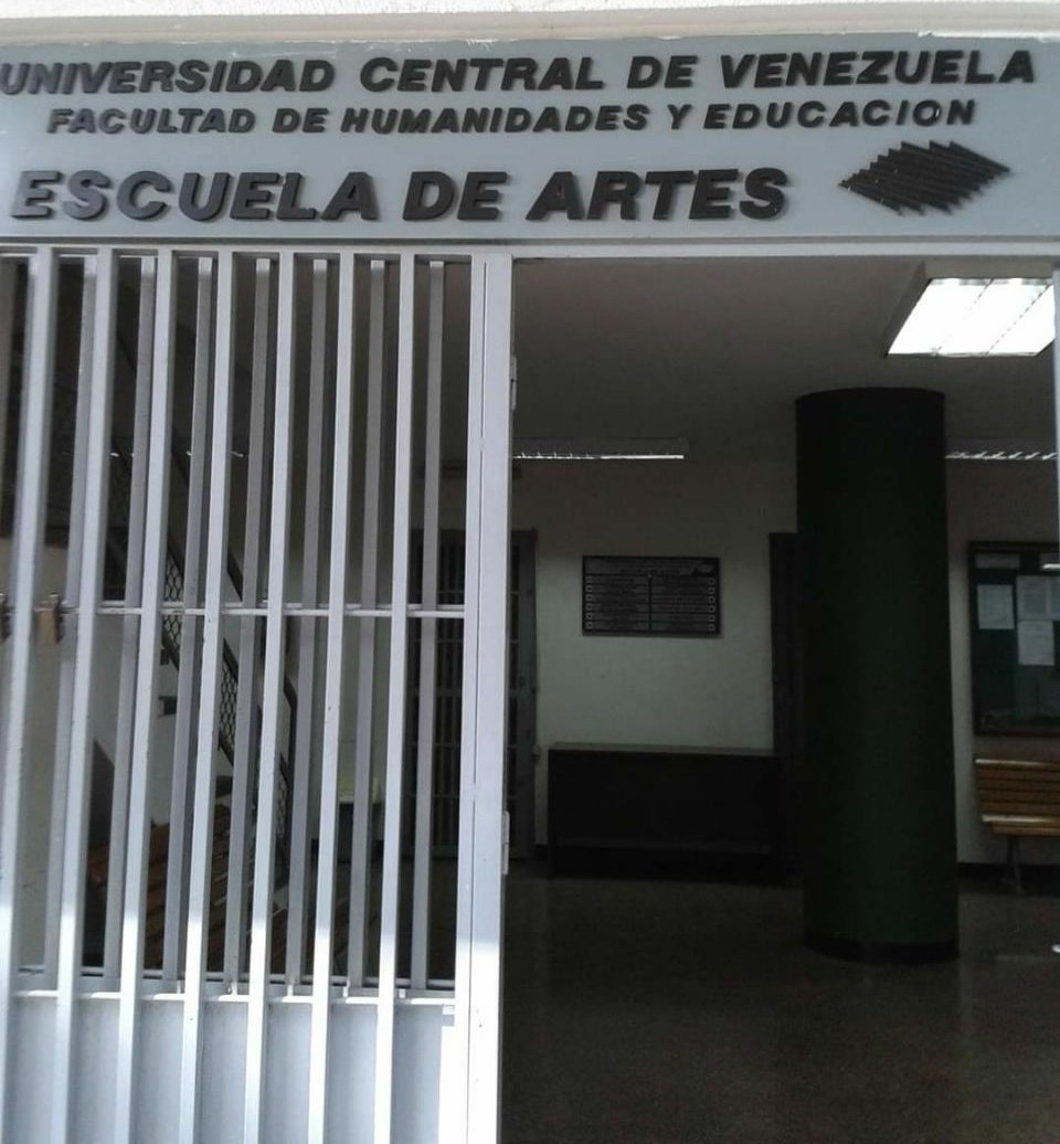 JeralthE's tweet photo. #Información | Escuela de #Artes UCV

Durante esta semana, como parte de las reparaciones y mantenimiento que se han estado efectuando en la #UCV, se ha avanzado un poco en la recuperación de nuestra sede administrativa ubicada en las residencias E (Edif. de Estadística)  👇🏻🧵 https://t.co/Abqjmd0UJv