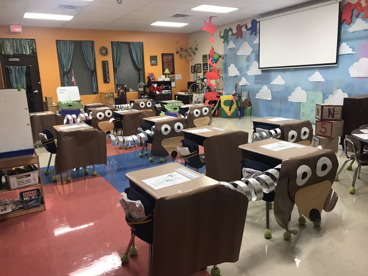 MrsWalkerPreK's tweet photo. I can’t think of a better way to celebrate module one than a week full of Toy Story learning! @jamie_preK @AnnHaley_RCS https://t.co/EubrkFfvtK