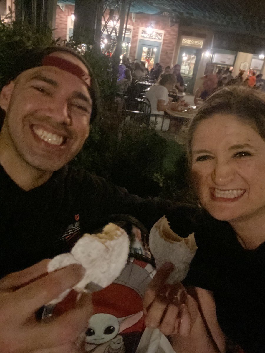 betsyschutz's tweet photo. Thank you @FrshBakedDisney for the Disneyland beignets! https://t.co/EuXRQOdMzP