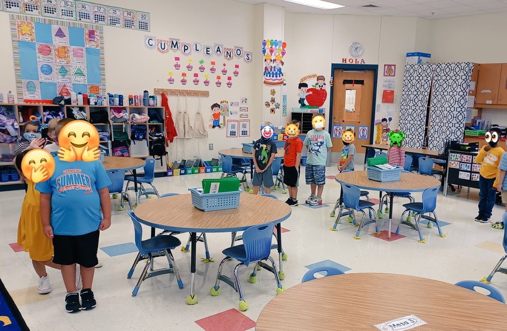RosaMariaGuerr's tweet photo. It's the best day ever señorita Rosa  !!!! my kiddos  said 😊🤗
First time doing Literacy Centers and we all did GREAT !!!
Dual Language Program rocks !!!!!  @ParticipateLrng #unitingourworld #literacy
@MicheleMacumber 
#español #dual #immersion https://t.co/Ka4XpccfS4