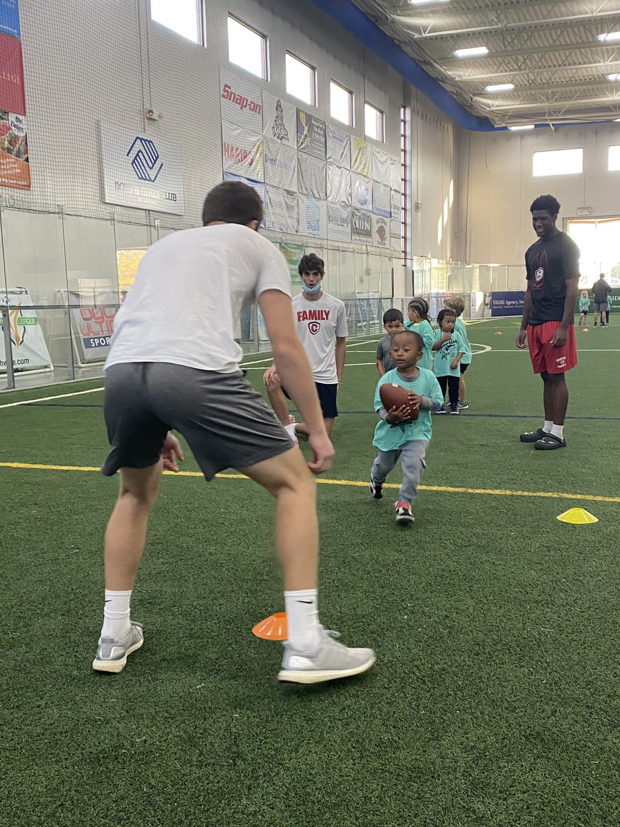 CoachDustinHass's tweet photo. After a long week of practice our @Carthage_FB guys still found time to volunteer with Boys and Girls Club teaching some football! #FirebirdFootball #EarnTheRight https://t.co/UTzGZeWLaT