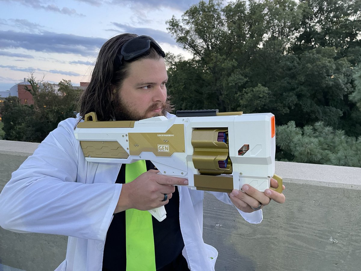 Drayckar's tweet photo. Tonight’s hvz loadout at UMBC, the rail cleaner by @Domochevsky3 with a little rocket by @OutofDarts
#hvz #humansvszombies #umbc #umbchvz #outofdarts #nerf #nerfmods #nerfmod #3dprinted #3dprintednerf #3dprintedblaster https://t.co/O78snDdynh