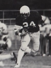 BarstoolSUNY's tweet photo. #TBT in honor of one of our most famous alumni, Kevin James of Cortland Football https://t.co/7RjMsH8BBz