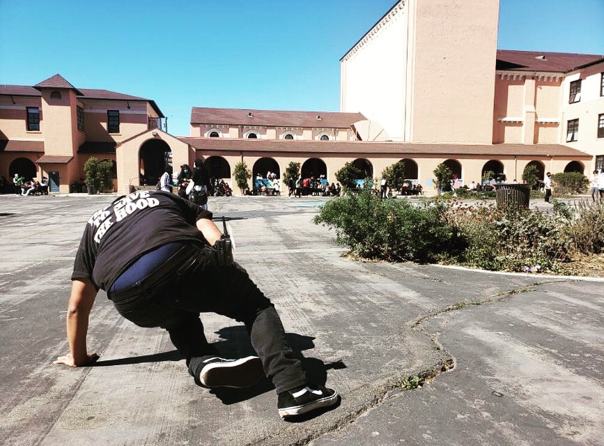 hailmaestro's tweet photo. Impromptu #breakdance session broke out in the Quad during lunch. Our Breakdance Club kicked it off and then I threw KRS-One and my old ass WENT IN. Jiu-Jitsu has helped my 6-step some hahaha 🍑🦀🥴 #6step #assistantprincipal #suckafreecity https://t.co/t1daYaZPPX