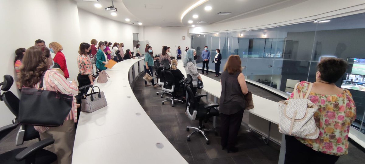 SonoraSeguridad's tweet photo. Esta tarde la Sria @MaDoloresRio y la directora de la Unidad de Genero, Zulema Boneo sostuvieron un productivo encuentro con colectivos feministas en las instalaciones del C5i, donde se mostró su importante función para la protección familiar y de género. 
#TierraDeOportunidades https://t.co/PmOPbJFvFn