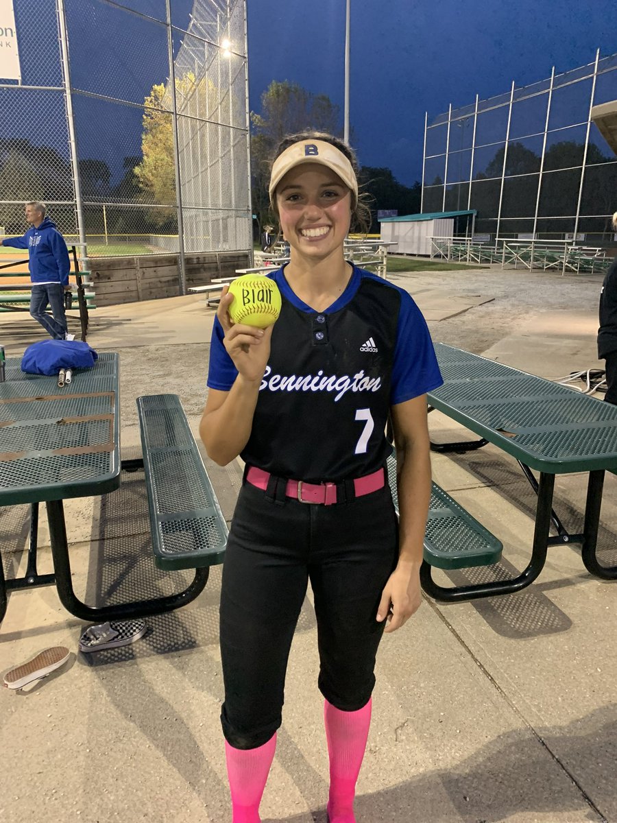 NebraskaGold05's tweet photo. #Uncommitted2023 C @AbiPaige00 dropped her 8th ๐ฃof the season tonight while helping her @Badger_Softball ๐ฆก finish unbeaten in the EMC! Her team actually had 5 homers on the night! #GoldDNA #BadgerTime https://t.co/ui7gnMIZmp