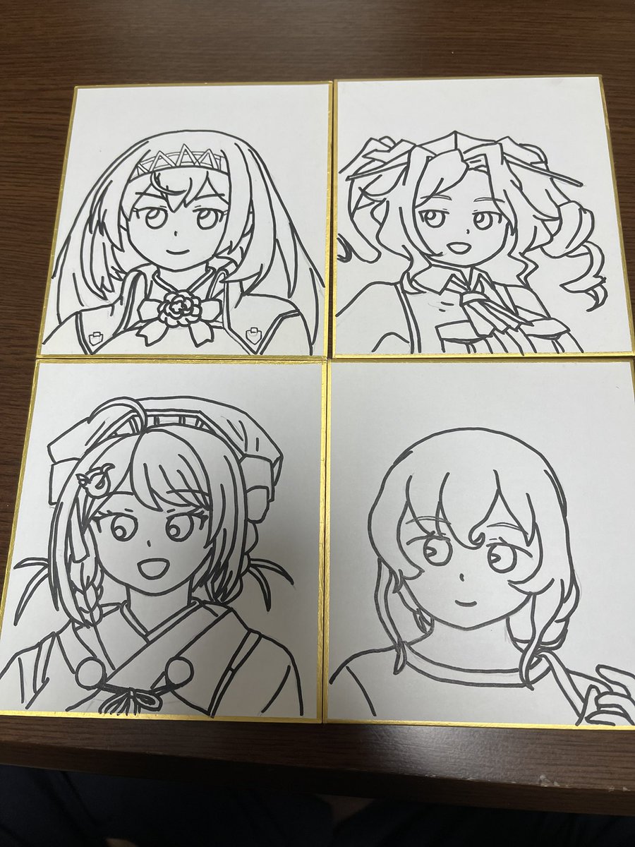 久々の色紙職人やってます⭐️
 午後からワクチン1回目なんですが土砂降りだから行きたくない、、、 