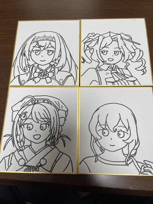 久々の色紙職人やってます⭐️
 午後からワクチン1回目なんですが土砂降りだから行きたくない、、、 