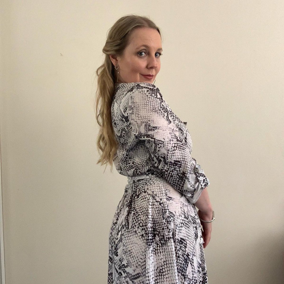 ambersimm01's tweet photo. I had a bad dream about snakes the night before last. So today Iβm joining them rather than fighting them π #noncasualfriday #snakeskinprint https://t.co/ogPFM05p3C