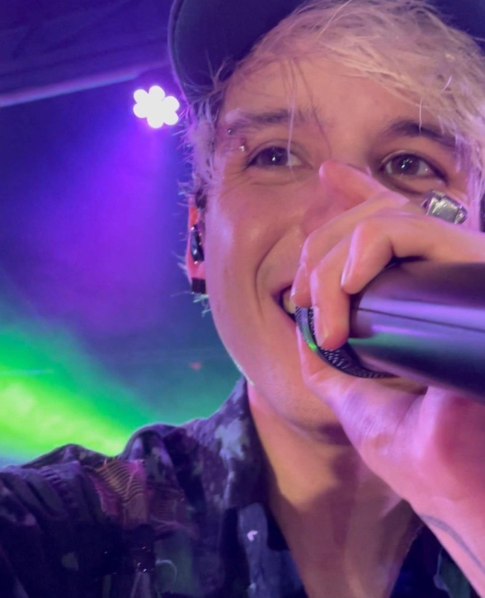 CNCOmusicHQ's tweet image. Christopher sobre el escenario en Orlando, FL 9.19